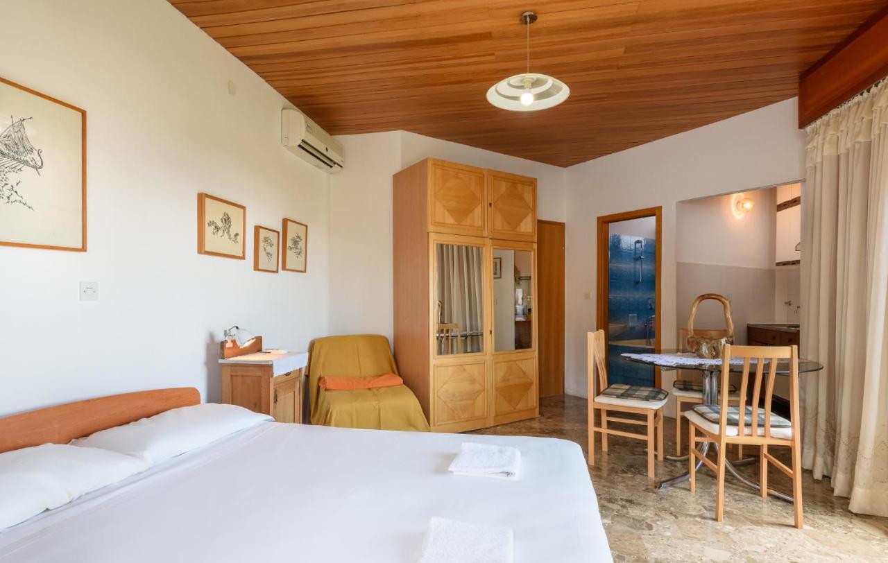 Fio'S Hotel Хвар Екстериор снимка