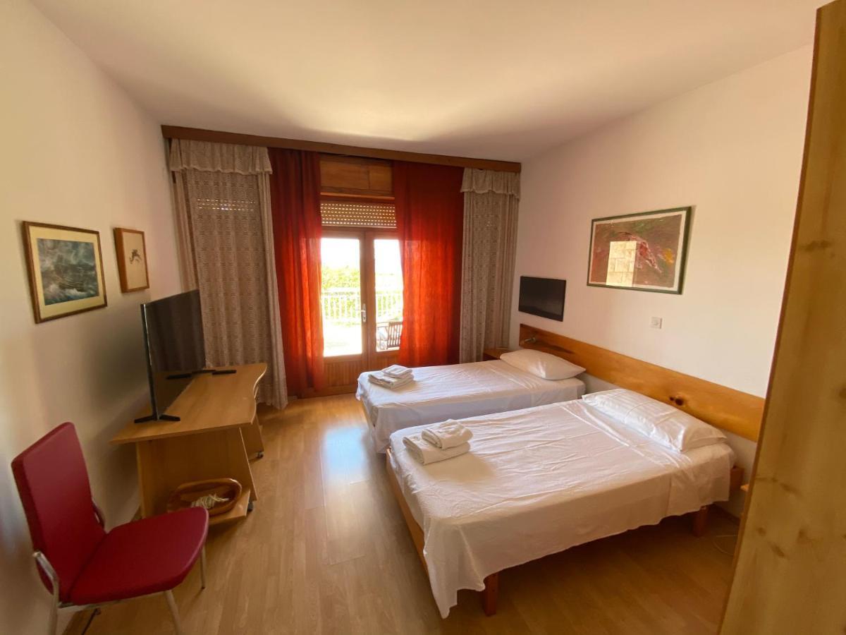 Fio'S Hotel Хвар Екстериор снимка